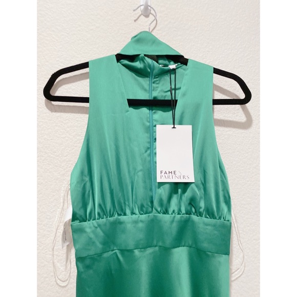 Fame and Partners Choker Plunge Neck Satin Dree Dress Kelly Green Size US2 - Picture 10 of 12